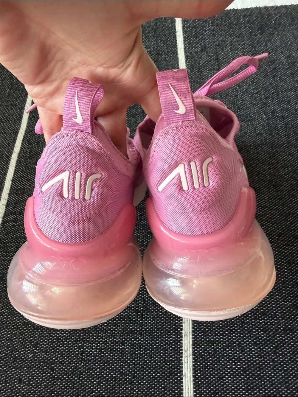 Nike AirMax 270 BIG KID 5.5 which is a women’s 6.6/7 runs narrow EUC